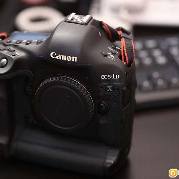 Canon 1Dx camera body with 2 battery