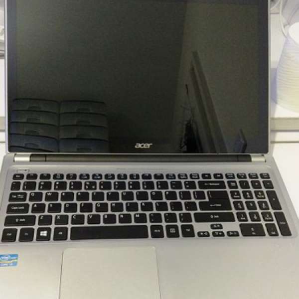 Acer V5-571P (15.6" Touch Monitor)