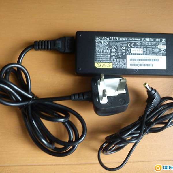 Fujitsu LifeBook S Series Model S7111 火牛 AC Adapter