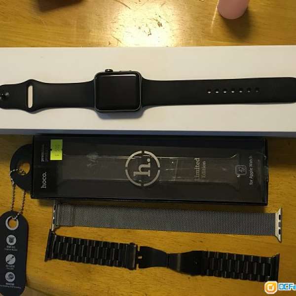 95%新 Apple Watch Sport 42mm Black 送兩條錶帶和充電座