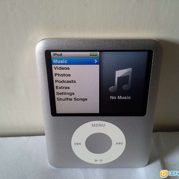 全新Apple ipod nano 3 銀色 4G 全套有盒 充電線 耳機