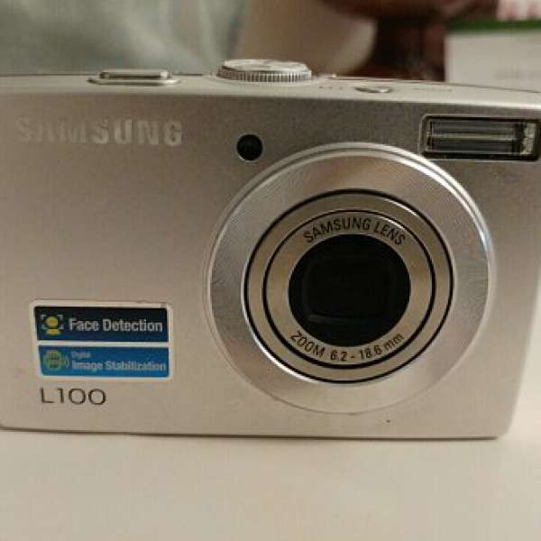出售samsung L100數碼相機ㄧ部!