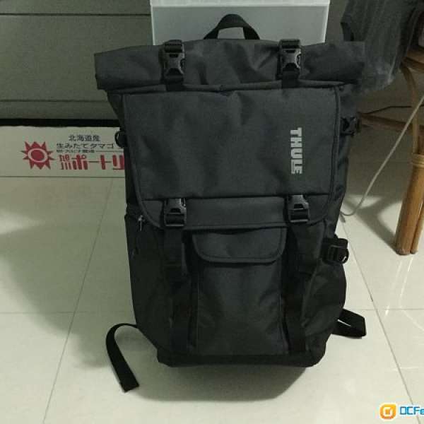 出售物品: Thule Covert DSLR Rolltop Backpack 99%new