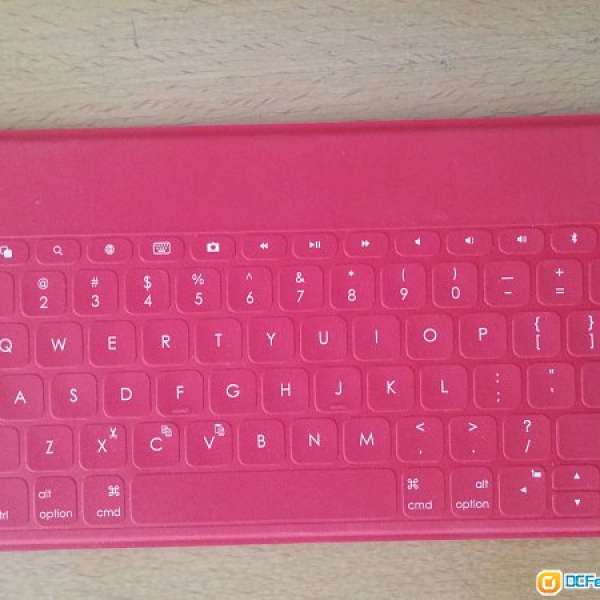 Logitech Keys-To-Go iPad keyboard