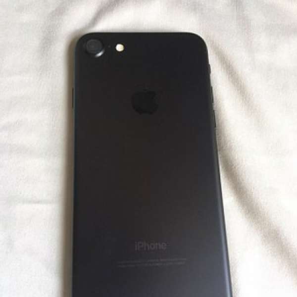 賣 iPhone 7 黑色 128GB 99%新 有apple care