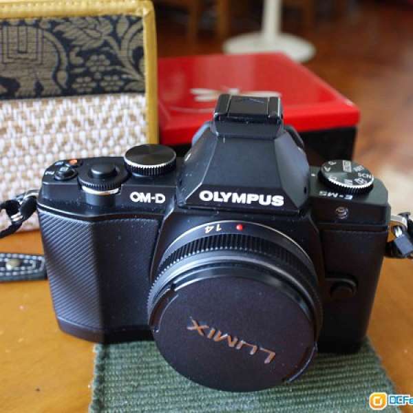 Olympus OMD E-M5/EM5 + Panasonic 14 2.5 + Olympus 25 1.8