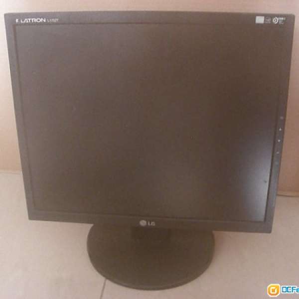 LG 17" LCD monitor 顯示屏 L1752T