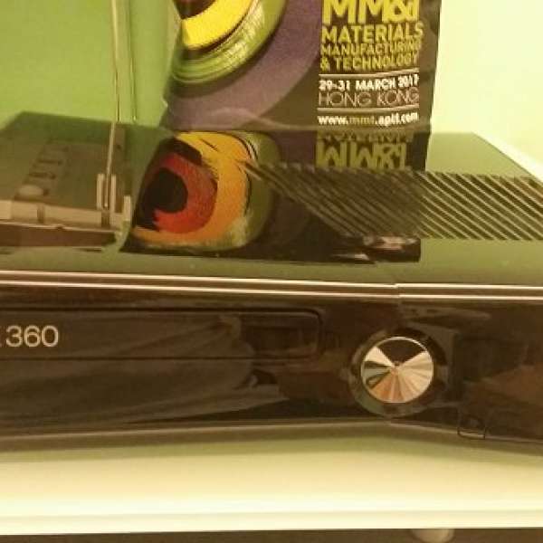 Xbox 360 Slim 250G 包原裝黑色手制
