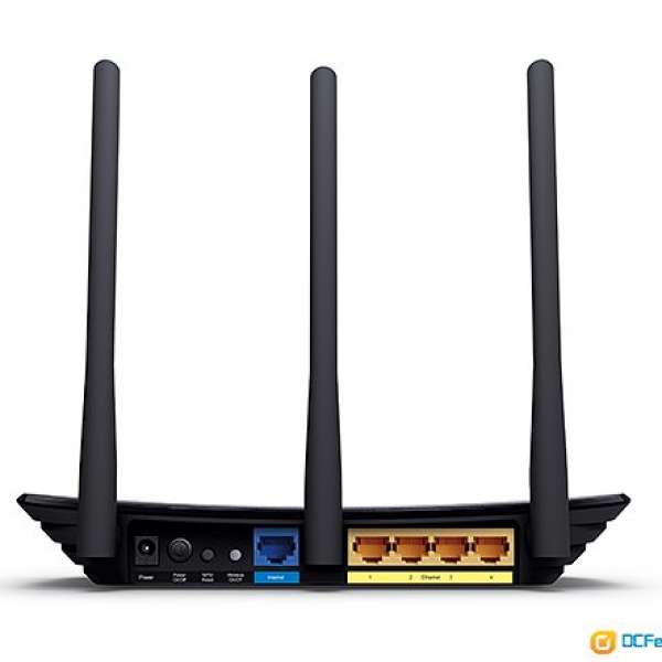 TP-LINK TL-WR940N Wireless N450 (Top 10 Best Wi-Fi Routers In 2015)