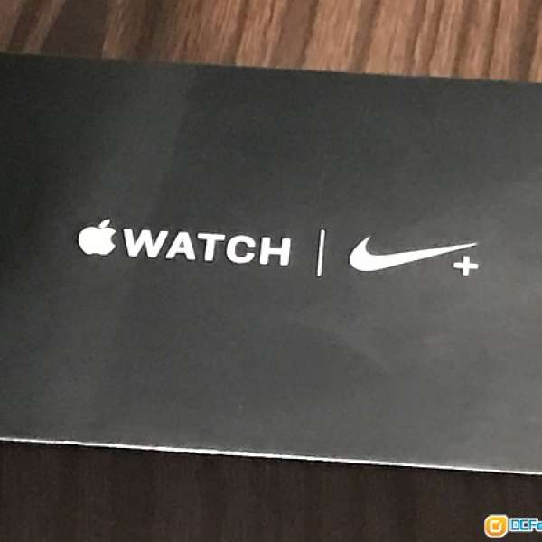 全新 Apple Watch Nike S2