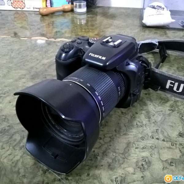 Fujifilm S200EXR 14.3倍變焦prosumer camera