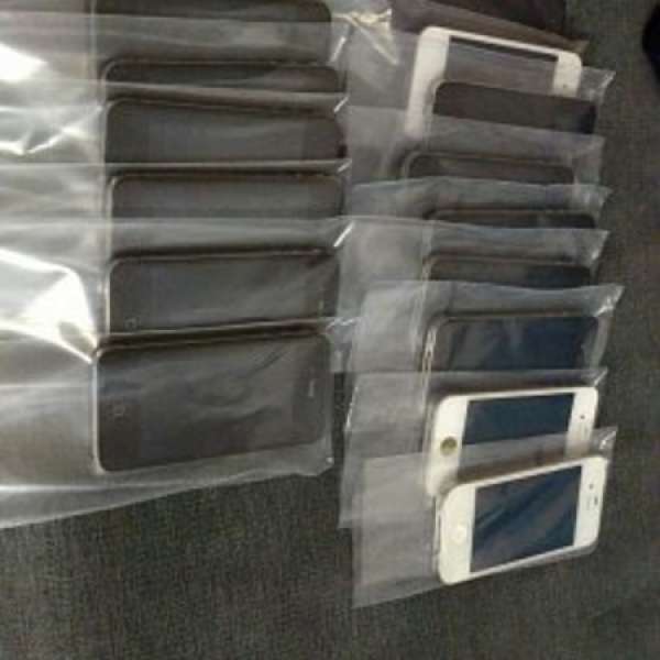 iPhone 4S and iphone 4 , 16 , 32 , 64 都有