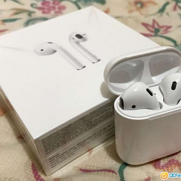 99% New Apple Airpods