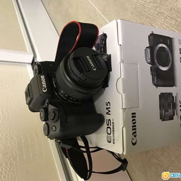 Canon EOS M5 Kit with 15-45mm
