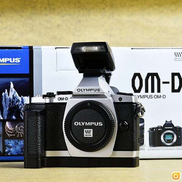 Olympus  E-M5