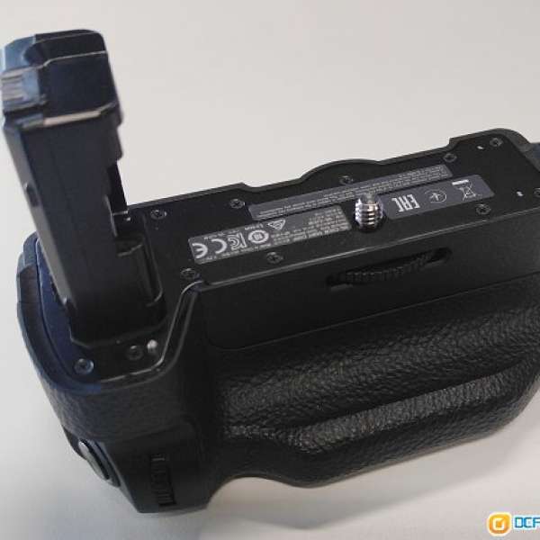 Sony VG-C2EM vertical grip for A7r2 or A7s2