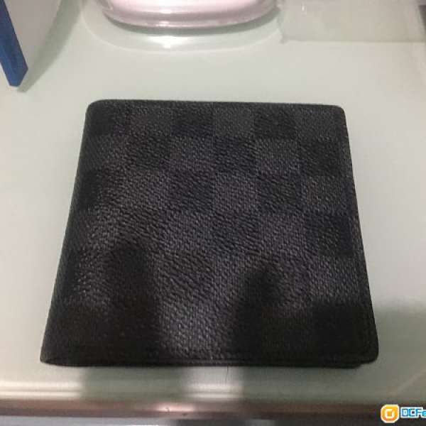 100 % real and 99% new LV wallet