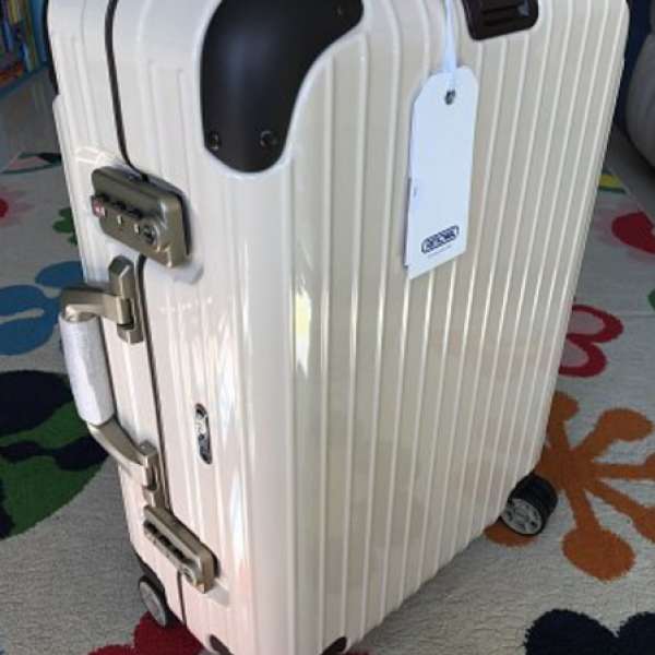 Rimowa creme white deals
