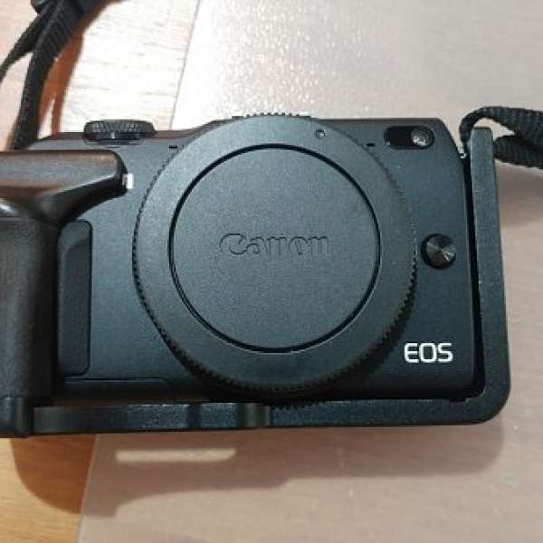 Canon EOS M2 Body 黑色 (水貨) 跟 M2 手柄