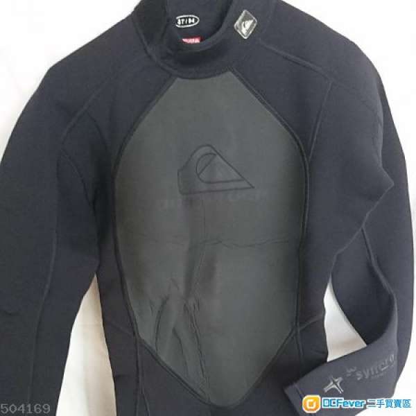 全新QUIKSILVER(SIZE:身高175-180cm)