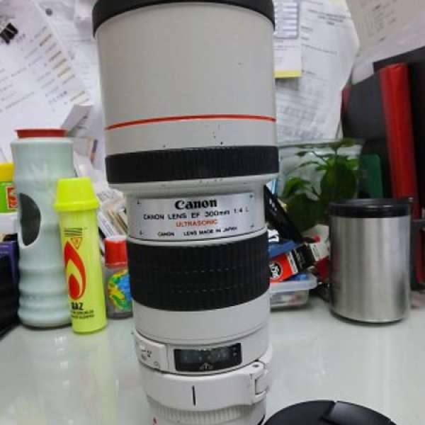 放80%新有使用痕跡一代Canon AF 300mm f4 EF L紅圈白鏡(NON-IS)=$3200