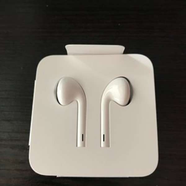 全新 iphone earpods Lightning 接頭(只有耳機不包括3.5mm轉插)