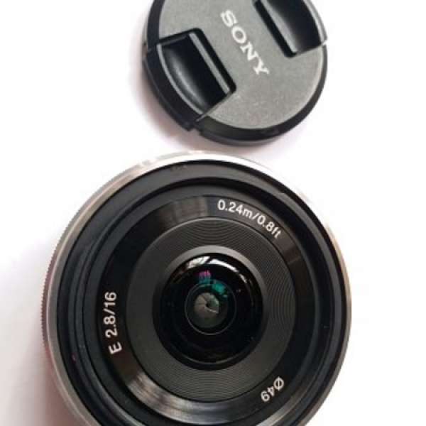 Sony SEL 16mm f2.8 (95% new )