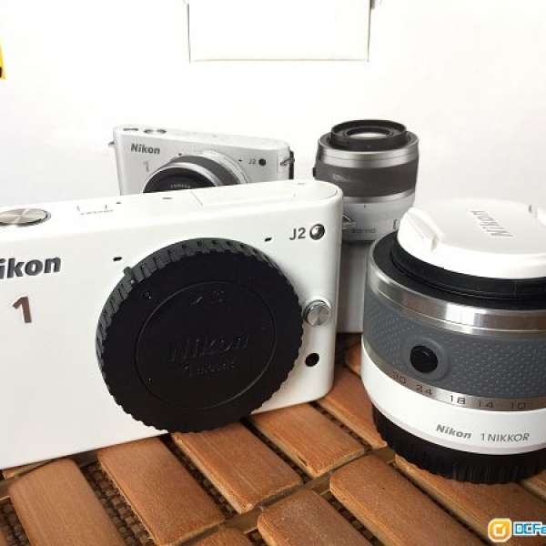 95% New 近全新，只出過街幾次。Nikon 1 J2 白色 連 10-30mm Zoom Kit Lens 有盒，...