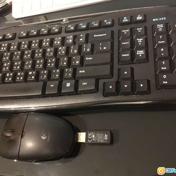 Wireless keyboard & Mouse 無線鍵盤及滑鼠