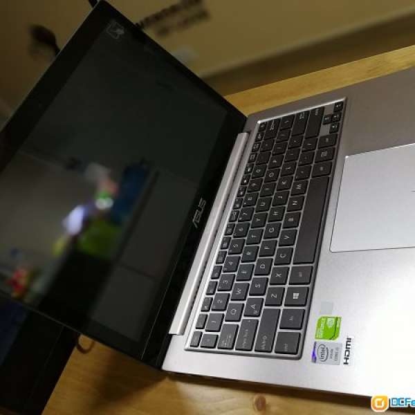 ASUS Zenbook UX303LN QHD 3200 x 1800 touch screen