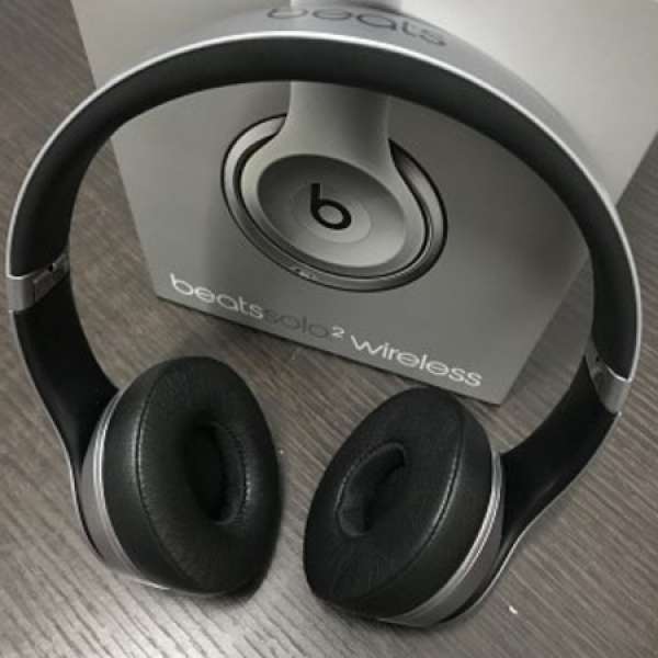 Beats Solo2 Wireless - 太空灰色