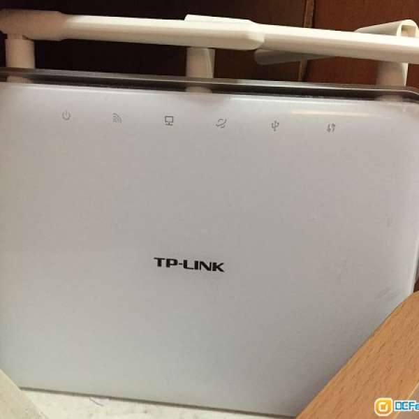 TPLINK c8 wireless router(8成新)