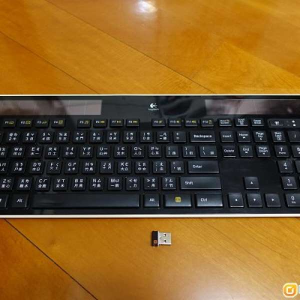 Logitech K750 太陽能無線鍵盤