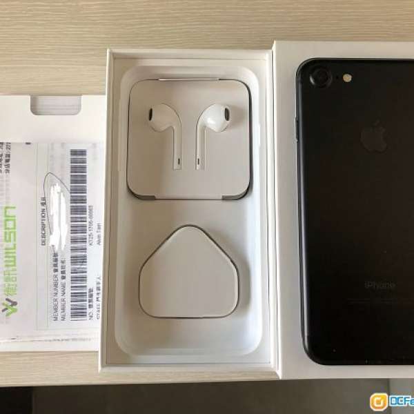 iPhone 7 128GB 黑色香港行貨 (全套有盒有單有保養至2018-4-30 )