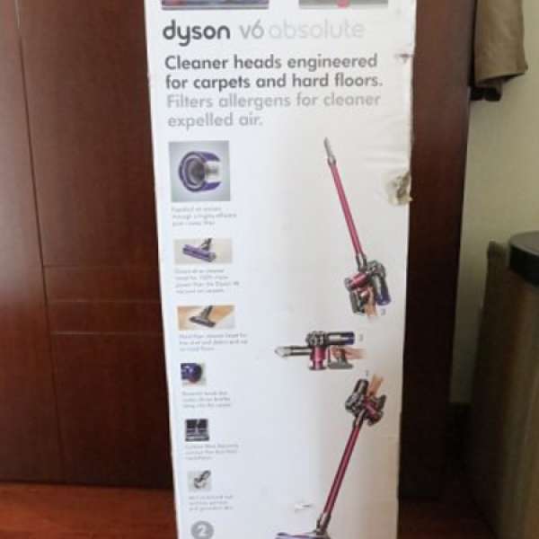 現貨100% 全新DYSON V6 Absolute (英版)，有HEPA濾網吸塵機跟5個吸頭、連充電掛牆座