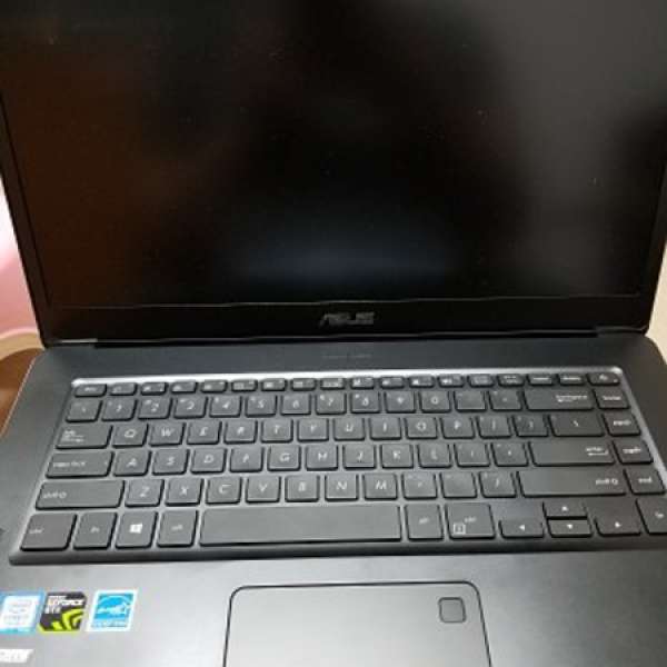 賣98%ASUS ZENBOOK PRO UX550VE