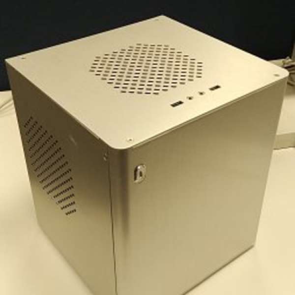 二手 新淨 立人 E-D3 全鋁 ITX PC Case 電腦機箱 Silver 銀色 (ATX Power Supply 大...