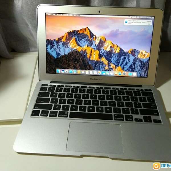 Macbook Air 11" 2013 9成新有盒