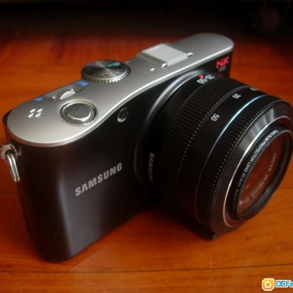 ( 新淨 ) Samsung NX100 + 20-50 kit lens 無反相機