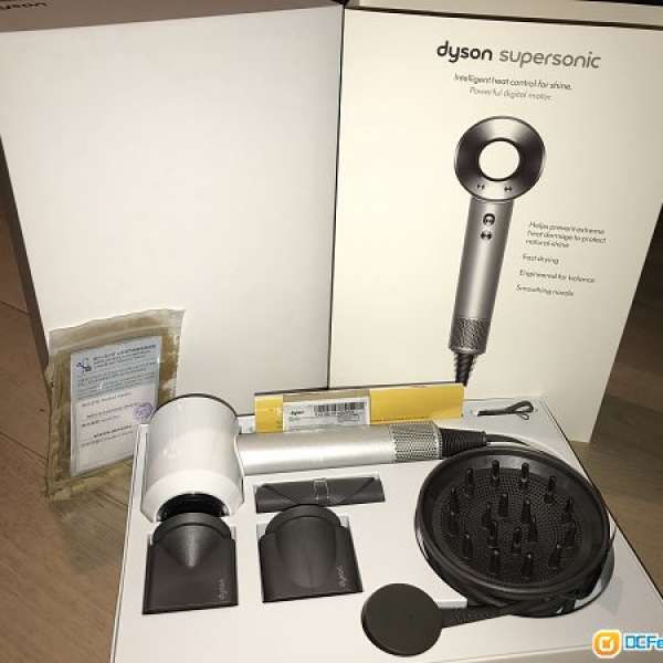 Dyson Supersonic Hairdryer (Pearl white with warranty)