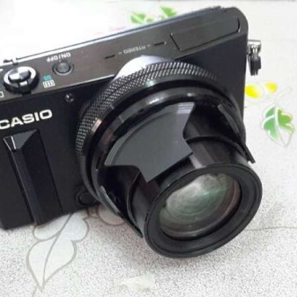 Casio Ex 100, 9 成新 有盒 300mm 恒定F2.8  兩原裝電