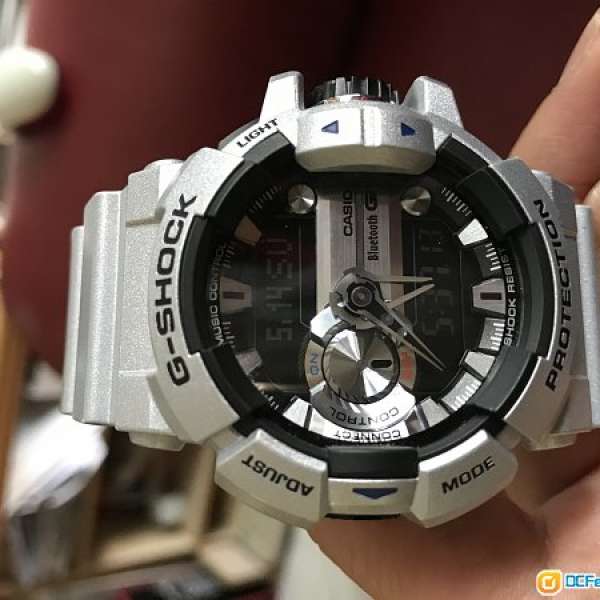 99% 新 Casio G-Shock GBA -400（銀色）