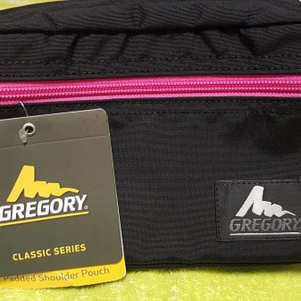 全新Gregory padded shoulder pouch 斜孭袋 腰包 black x electric pink