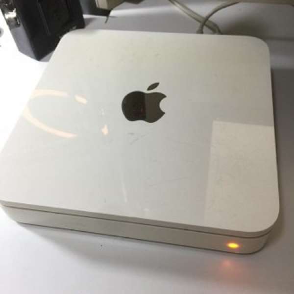蘋果無線路由器 無線基站。內置2tb硬碟 型號 A1409