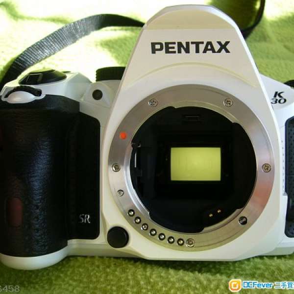 pentax k30 較大明亮五棱镜取景器0.92x.覆盖率100％防水滴防塵耐低溫-10度, 間隔拍攝