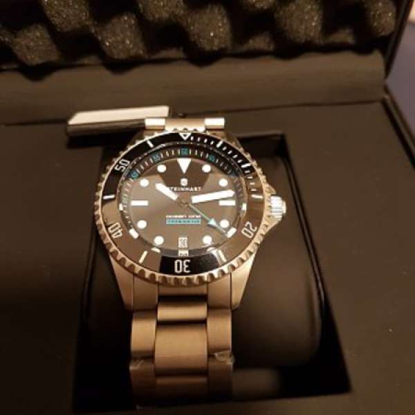 98% New Steinhart Ocean Titanium 500