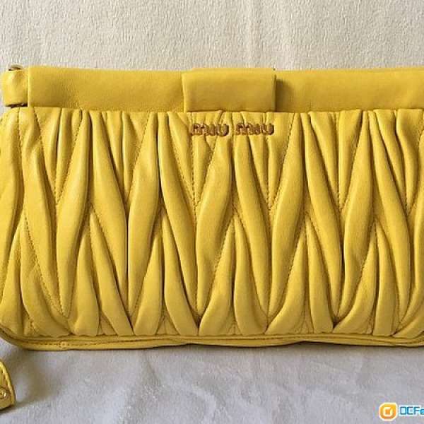 【全新】100% NEW Miu Miu Yellow Pouch Clutch Leather Bag