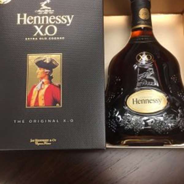 Hennessy XO 一支，有盒