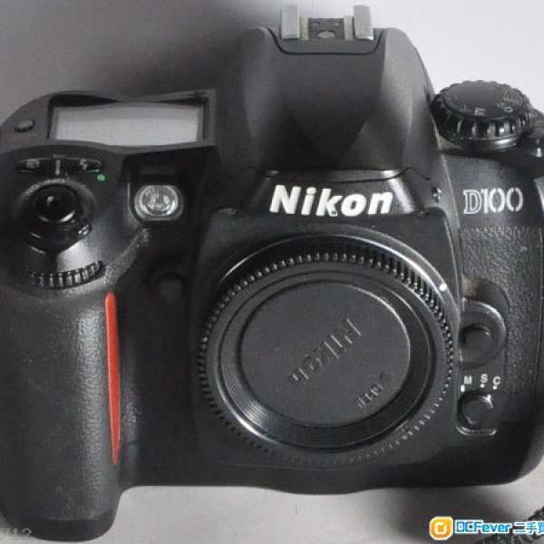Nikon D100   純淨度最高的CCD專業相機.