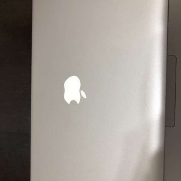 因搬屋放售－非常少用95％新Macbook pro 15吋 2012（已裝window10)